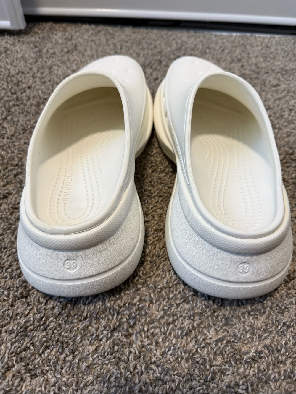 Balenciaga White Slip-On Sandal Clogs - Picture 3 of 5